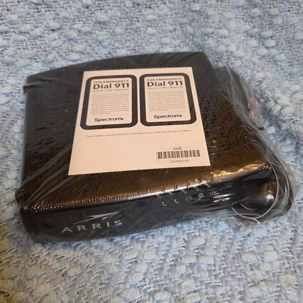 ARRIS Touchstone TM1602 DOCSIS 3.0 E-MTA with Power Cord